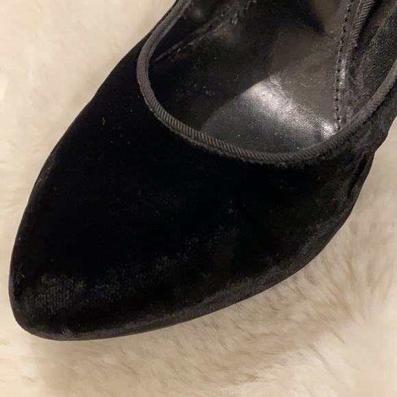 D&G Black Velvet Pumps - Picture 4 of 6